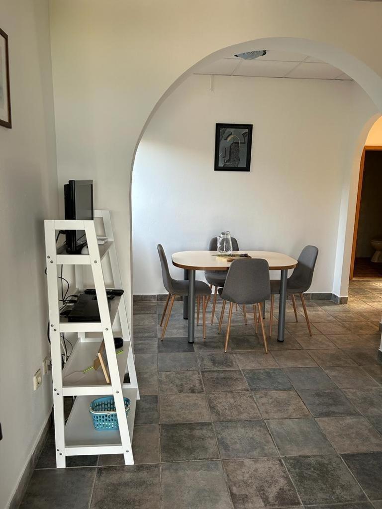 Apartments By The Sea Slatine, Ciovo - 1128 الغرفة الصورة