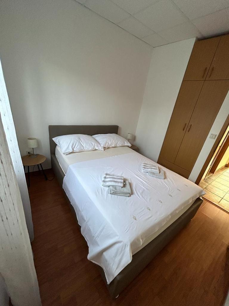Apartments By The Sea Slatine, Ciovo - 1128 الغرفة الصورة