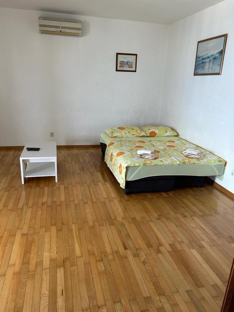 Apartments By The Sea Slatine, Ciovo - 1128 الغرفة الصورة
