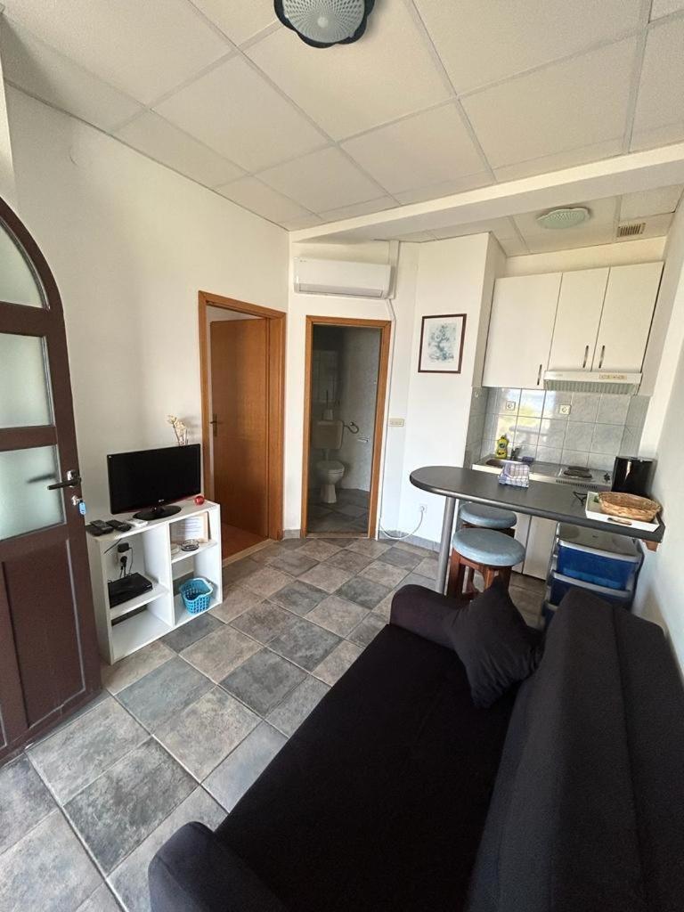 Apartments By The Sea Slatine, Ciovo - 1128 المظهر الخارجي الصورة