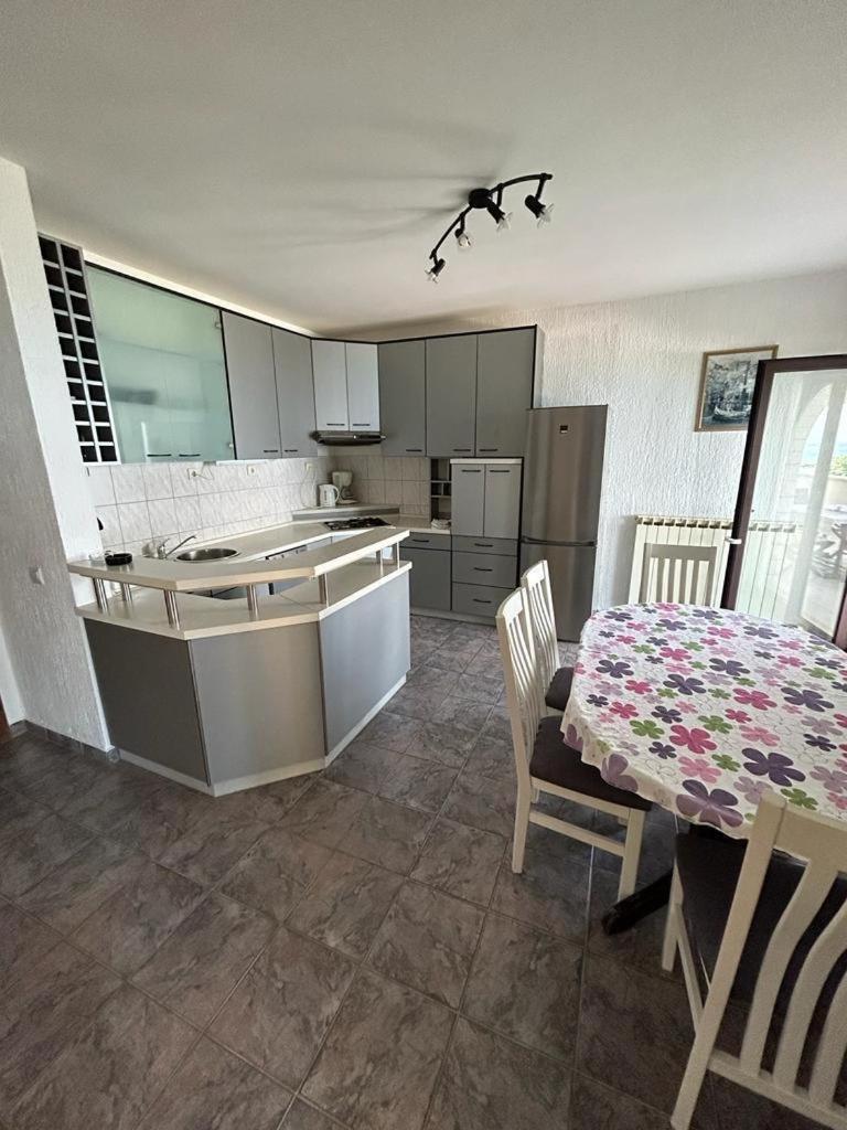 Apartments By The Sea Slatine, Ciovo - 1128 المظهر الخارجي الصورة